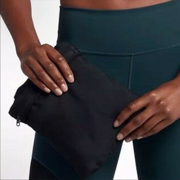 NEW Nike Flex Bliss black Training Jacket windbreaker - Picture 7 of 8